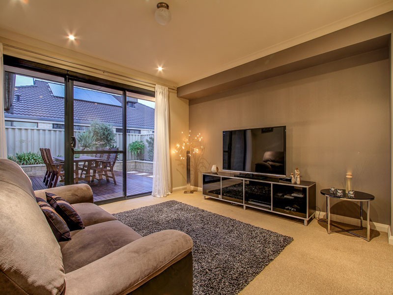 1 Writtle Street, Butler WA 6036