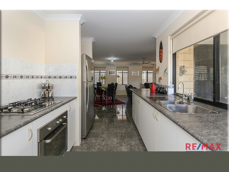 6 Jingana Road, Banksia Grove WA 6031