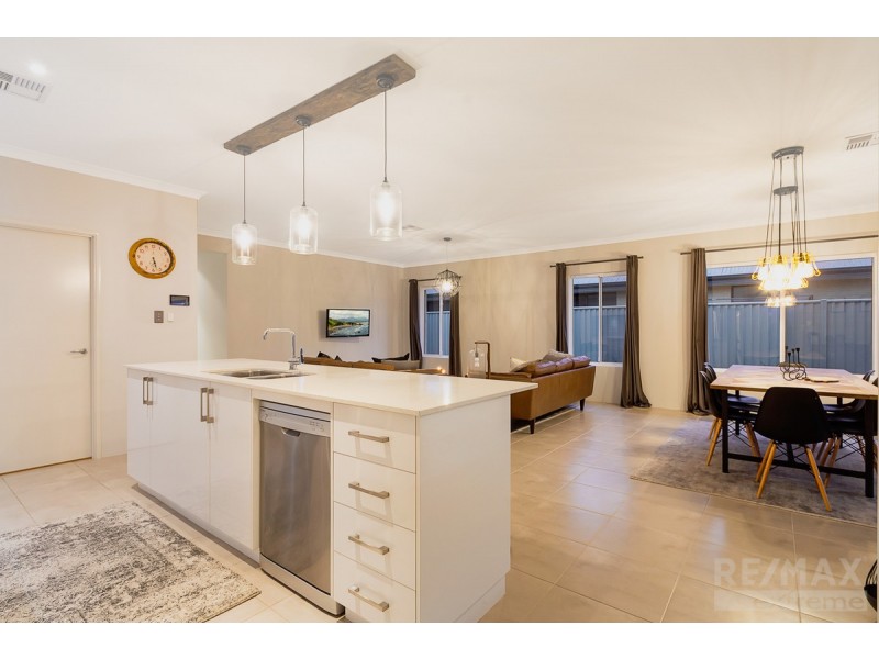 14 Jonquil Street, Eglinton WA 6034