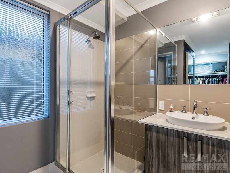 18 Kendari Road, Clarkson WA 6030