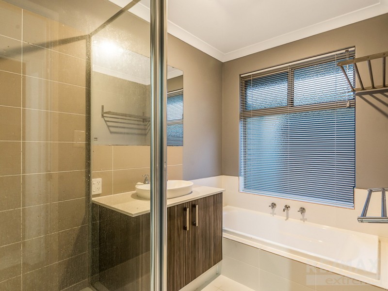 18 Kendari Road, Clarkson WA 6030