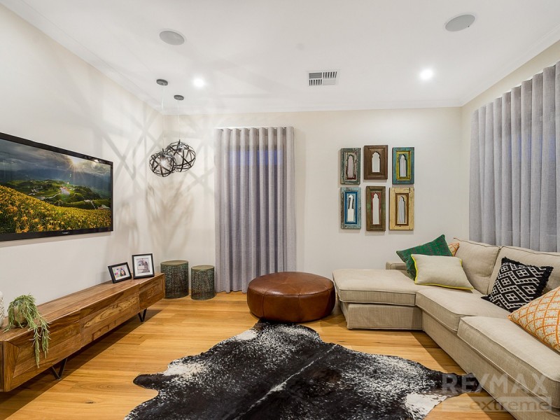 16 Helios Street, Eglinton WA 6034