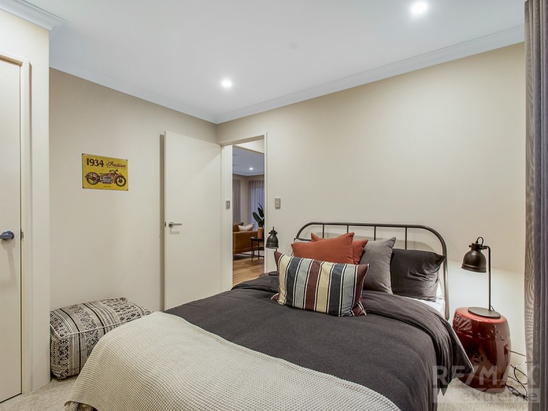 16 Helios Street, Eglinton WA 6034