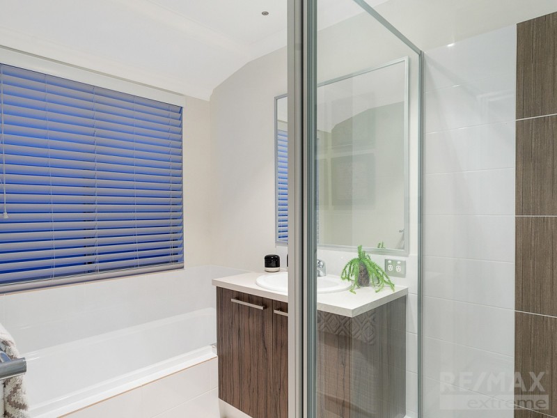 16 Helios Street, Eglinton WA 6034