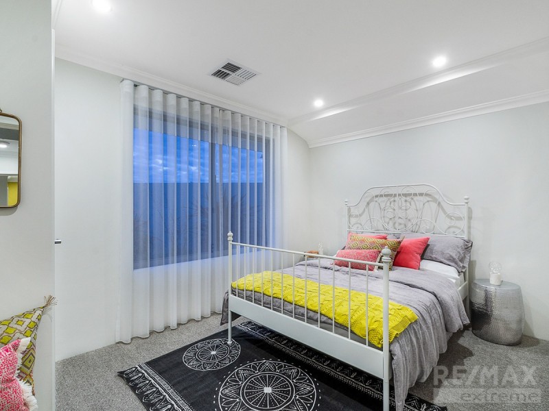 16 Helios Street, Eglinton WA 6034