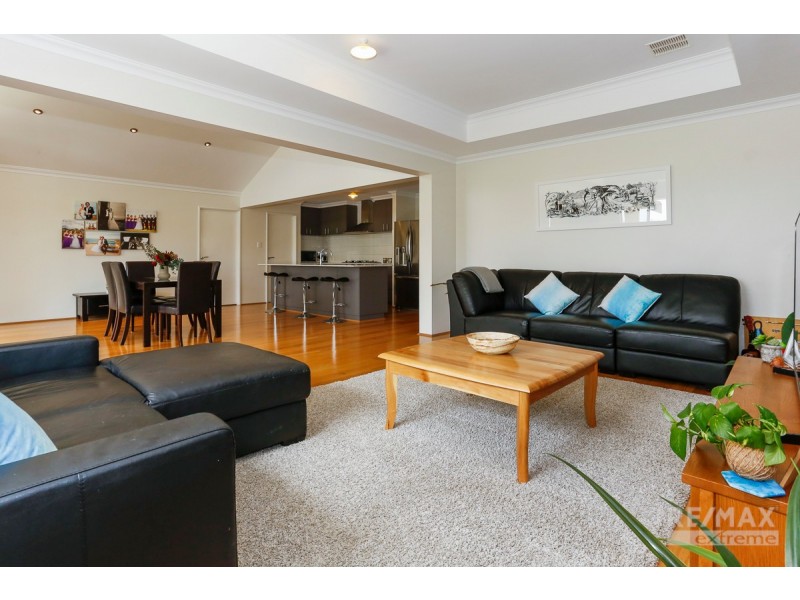 33 Windjammer Parkway, Jindalee WA 6036