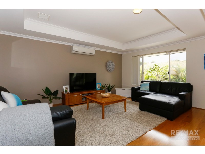 33 Windjammer Parkway, Jindalee WA 6036