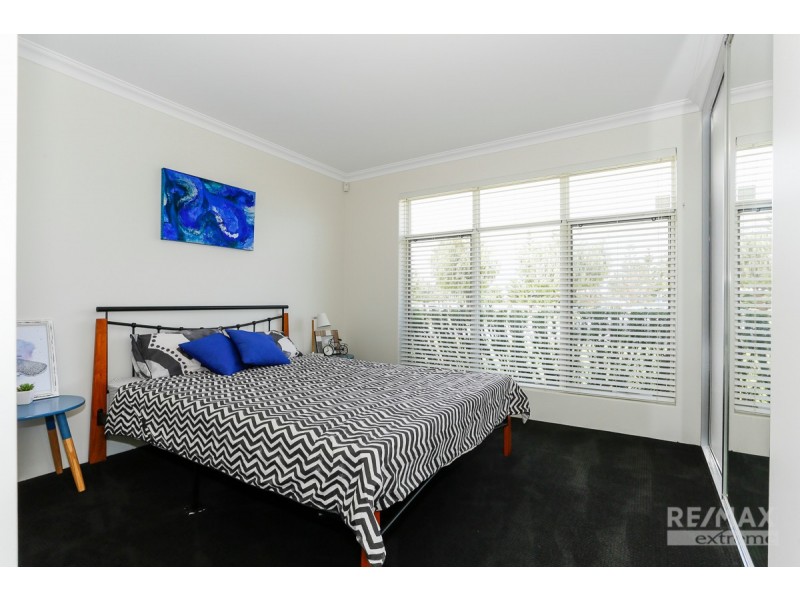 33 Windjammer Parkway, Jindalee WA 6036