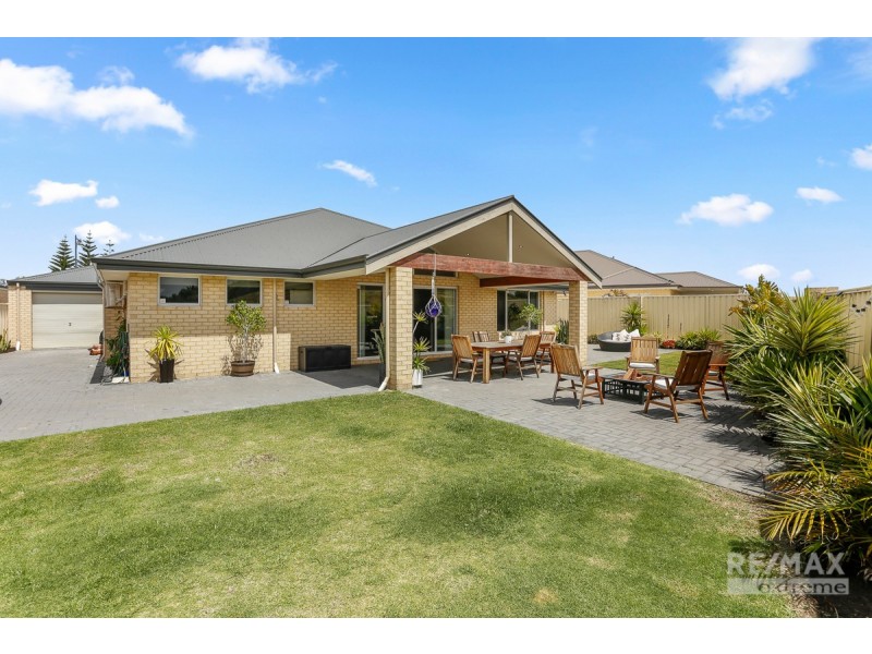 33 Windjammer Parkway, Jindalee WA 6036