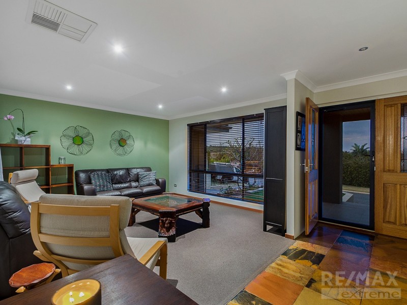 10 Ailsacraig Ramble, Kinross WA 6028