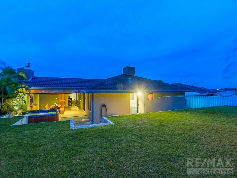 10 Ailsacraig Ramble, Kinross WA 6028