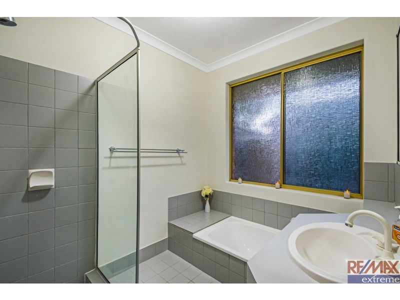 21 St Ives Drive, Yanchep WA 6035