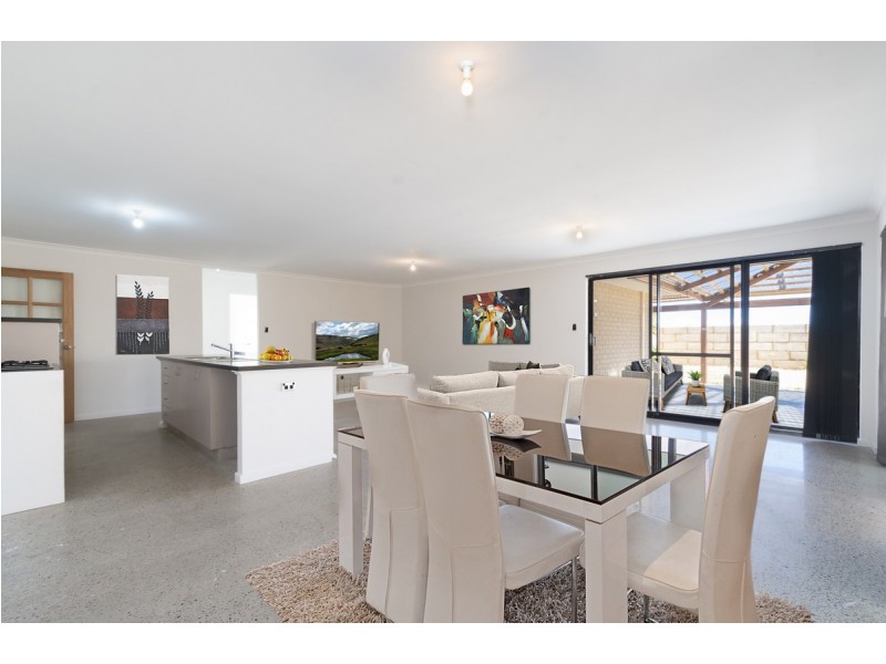 9 Dirleton Loop, Butler WA 6036