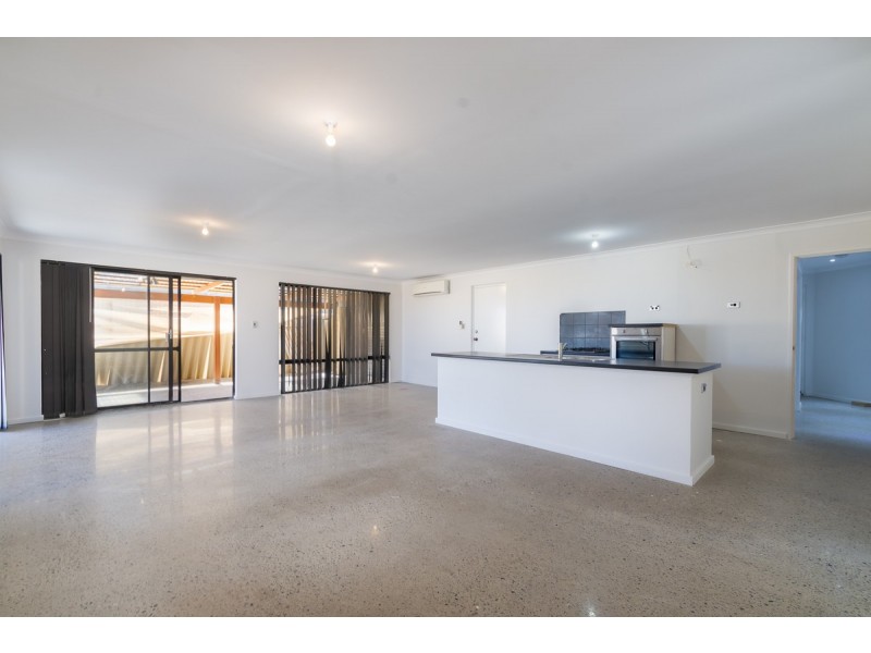 9 Dirleton Loop, Butler WA 6036