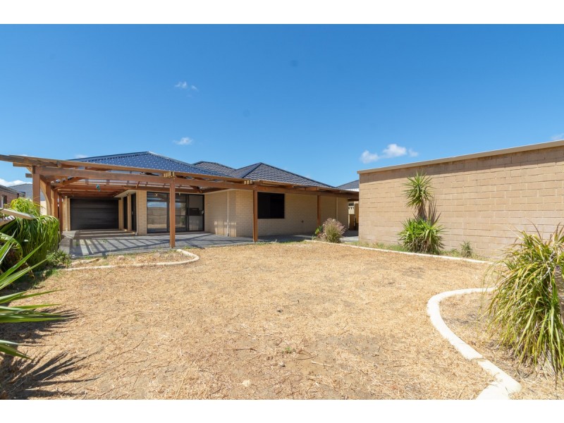 9 Dirleton Loop, Butler WA 6036