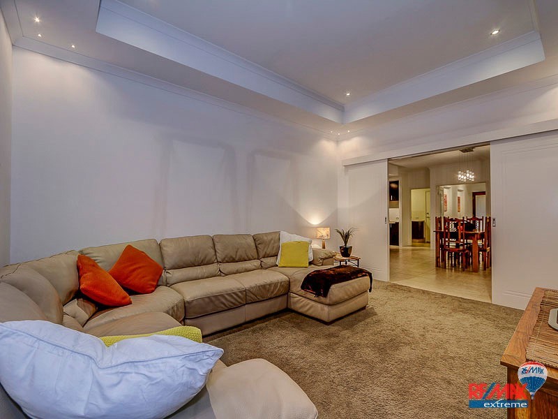 194 Lagoon Drive, Yanchep WA 6035