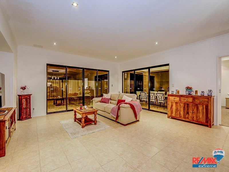 194 Lagoon Drive, Yanchep WA 6035