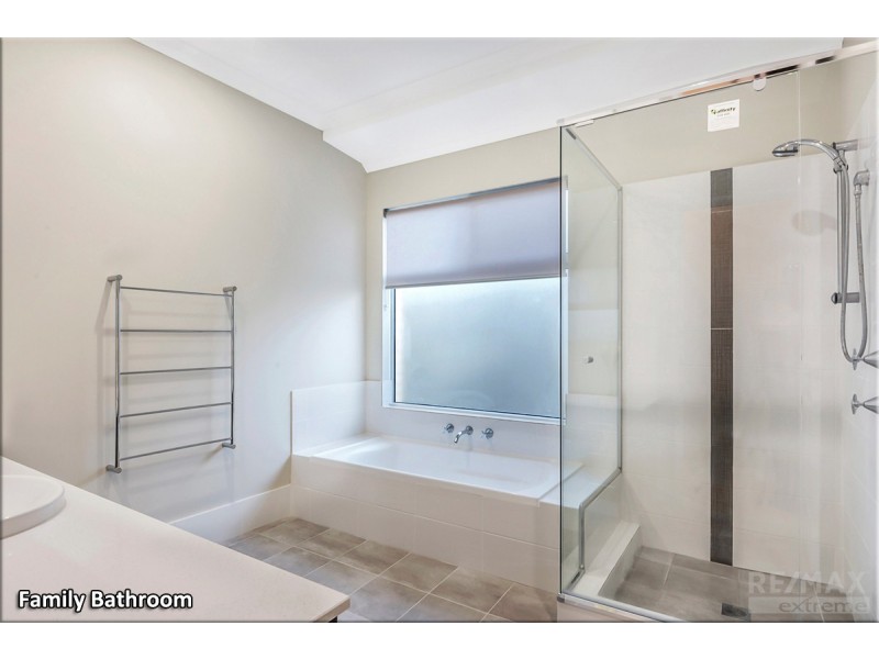 4 Course Way, Alkimos WA 6038