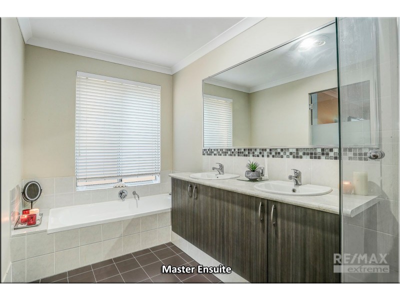 18 Beachwood Crescent, Butler WA 6036