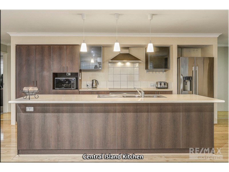 18 Beachwood Crescent, Butler WA 6036