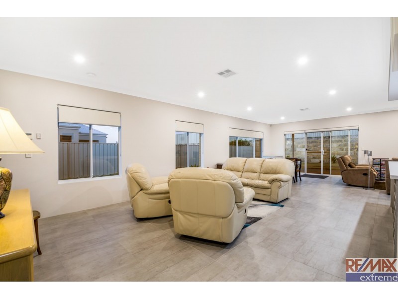 35 Trumpeter Parade, Yanchep WA 6035