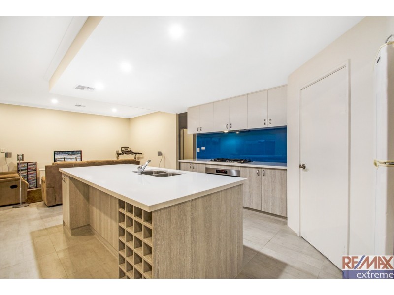 35 Trumpeter Parade, Yanchep WA 6035