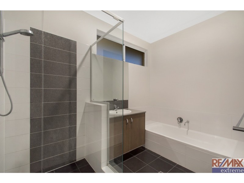 35 Trumpeter Parade, Yanchep WA 6035