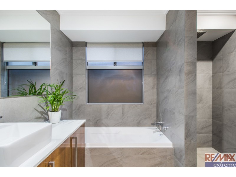 16 Blackwood Meander, Yanchep WA 6035