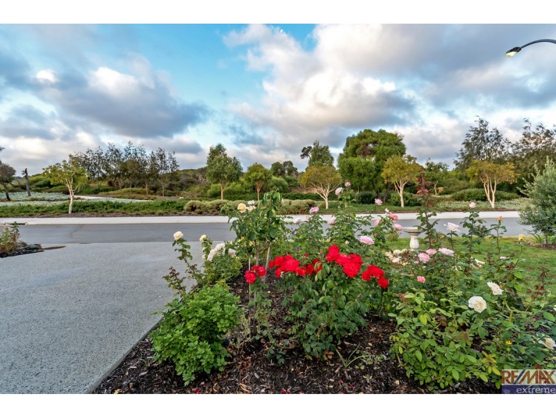 15 Grenadier Street, Two Rocks WA 6037