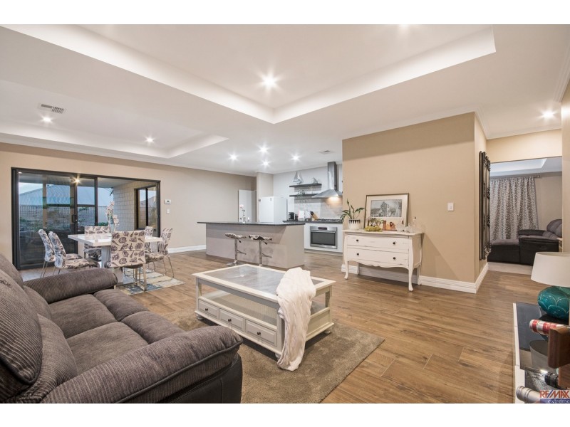 15 Grenadier Street, Two Rocks WA 6037