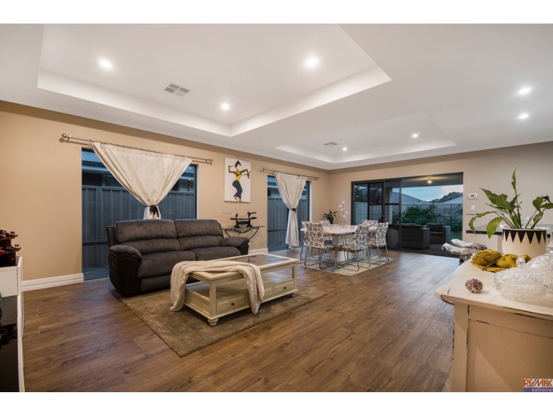 15 Grenadier Street, Two Rocks WA 6037