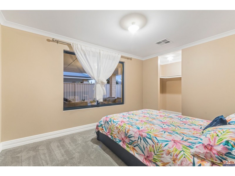 15 Grenadier Street, Two Rocks WA 6037