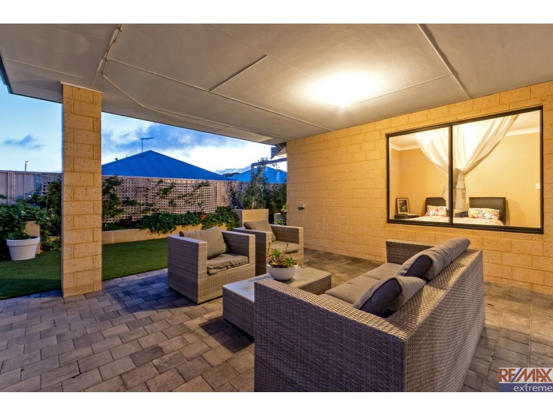 15 Grenadier Street, Two Rocks WA 6037