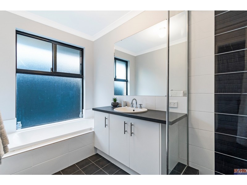 12 Garigal Street, Yanchep WA 6035