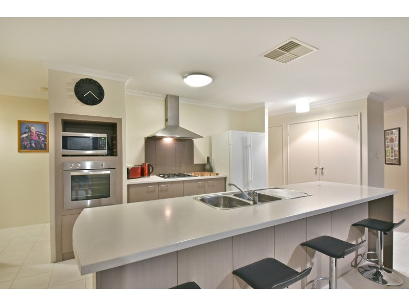 21 Helmsdale Loop, Butler WA 6036