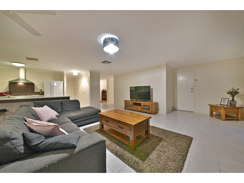 21 Helmsdale Loop, Butler WA 6036