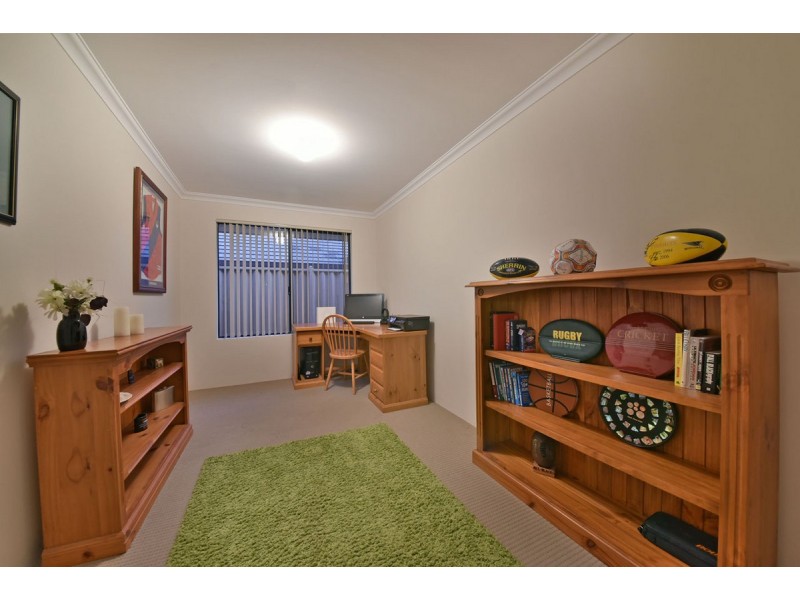 21 Helmsdale Loop, Butler WA 6036