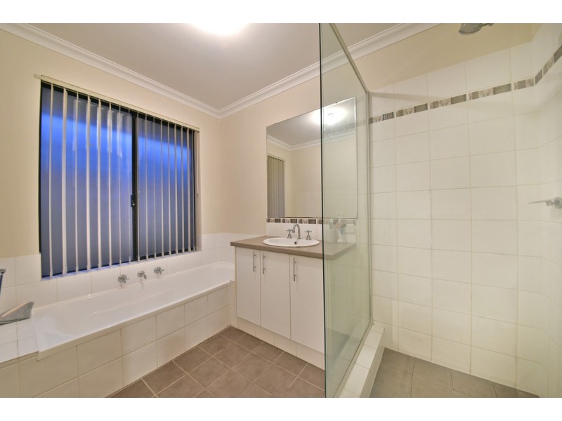 21 Helmsdale Loop, Butler WA 6036