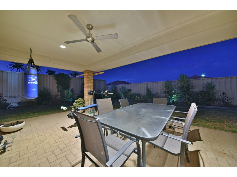21 Helmsdale Loop, Butler WA 6036