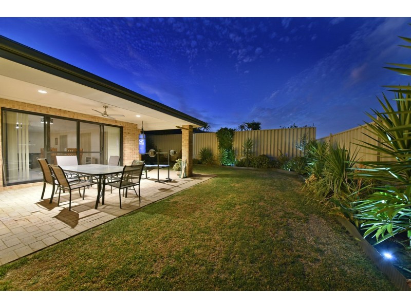 21 Helmsdale Loop, Butler WA 6036