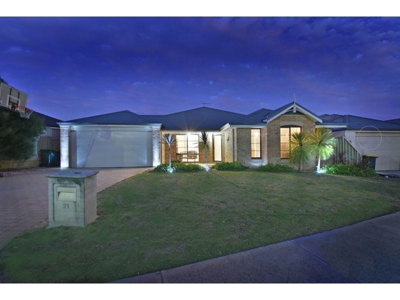 21 Helmsdale Loop, Butler WA 6036