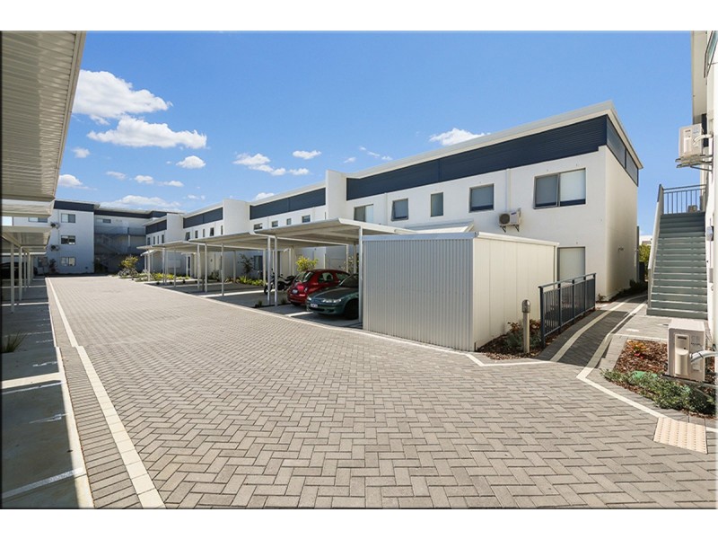 17/2 Royston Link, Butler WA 6036
