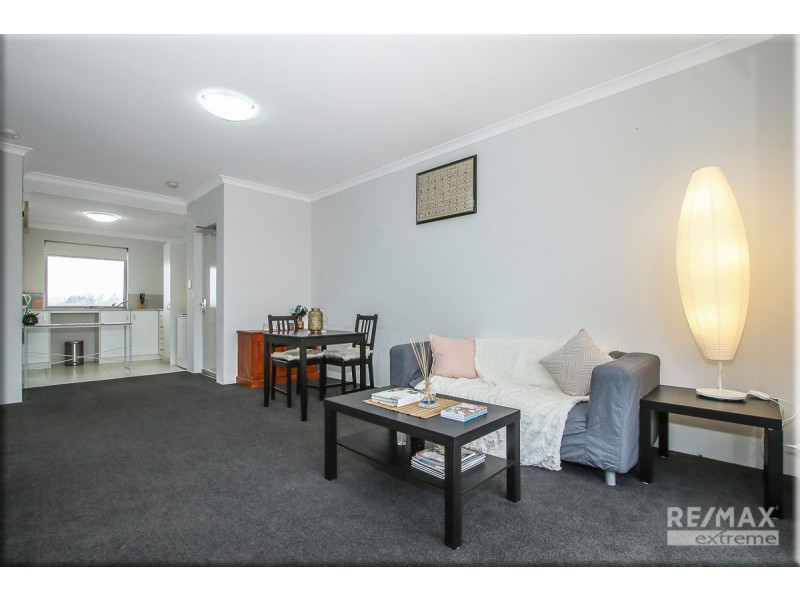 17/2 Royston Link, Butler WA 6036