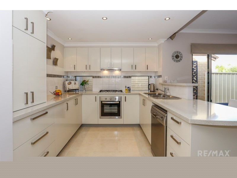 9 Seaspray Crescent, Jindalee WA 6036