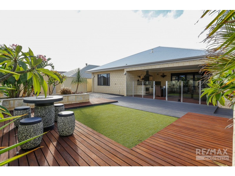 9 Seaspray Crescent, Jindalee WA 6036