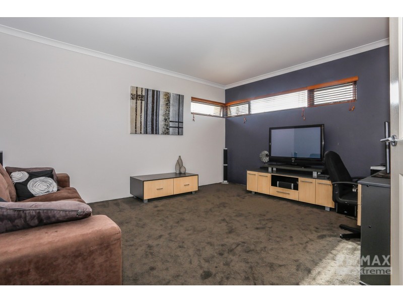 9 Seaspray Crescent, Jindalee WA 6036