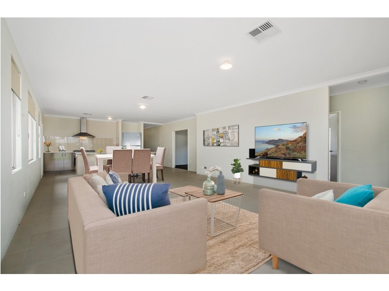 15 Fulvous Loop, Eglinton WA 6034