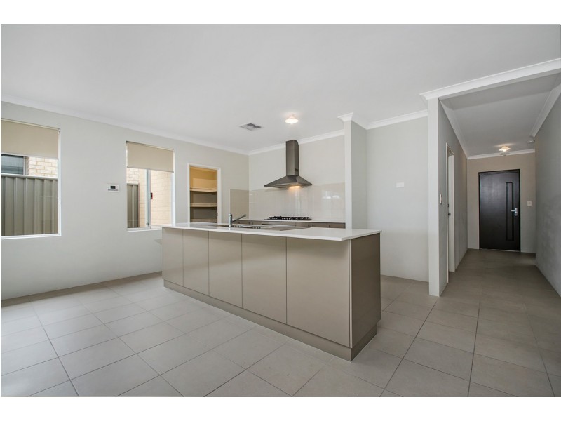 15 Fulvous Loop, Eglinton WA 6034