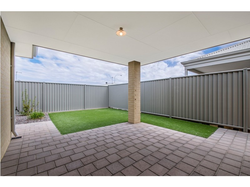 15 Fulvous Loop, Eglinton WA 6034