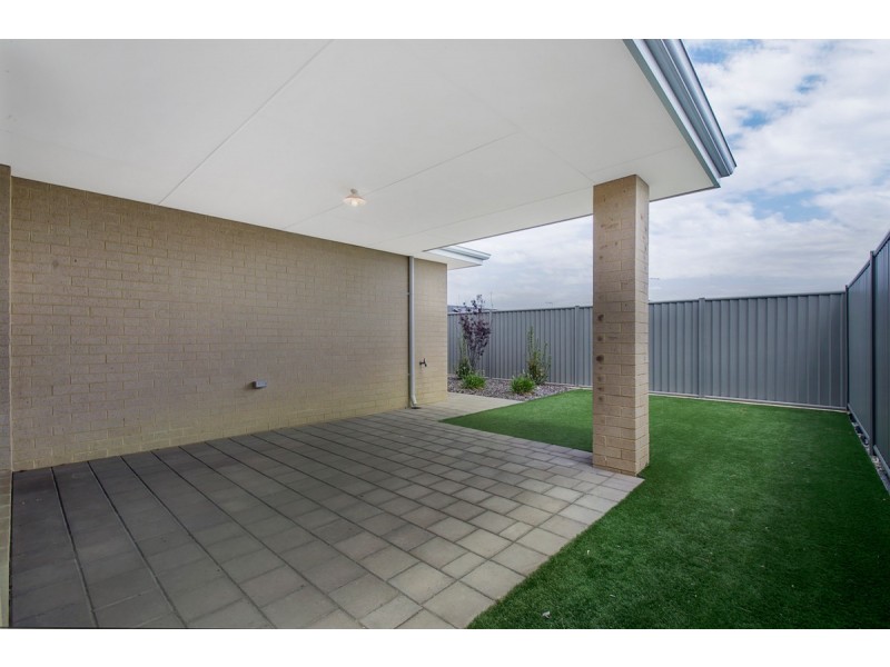 15 Fulvous Loop, Eglinton WA 6034